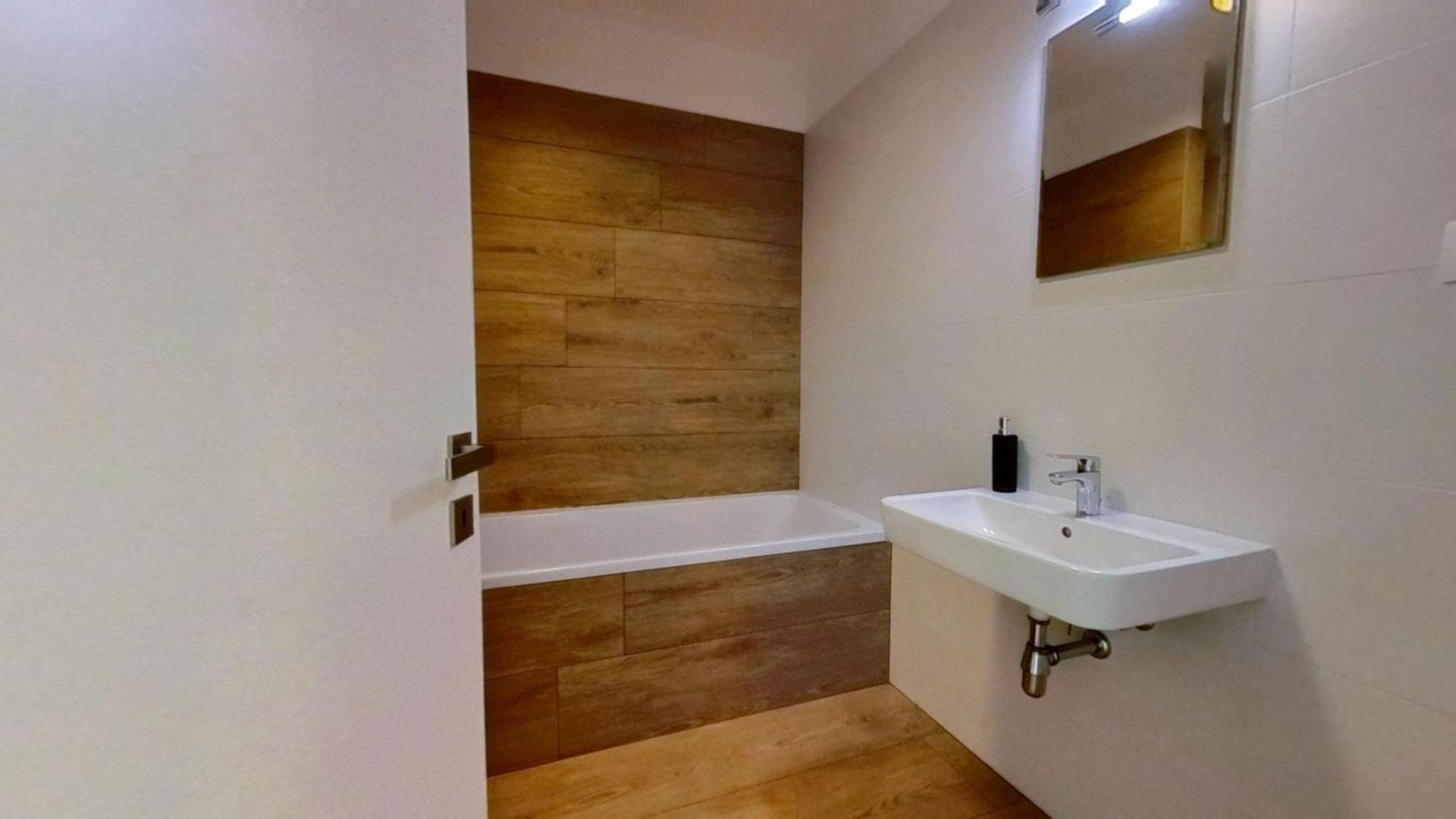 Air-Conditioned 2 Room Apartment, With Terrace, Rovinka 203 Экстерьер фото