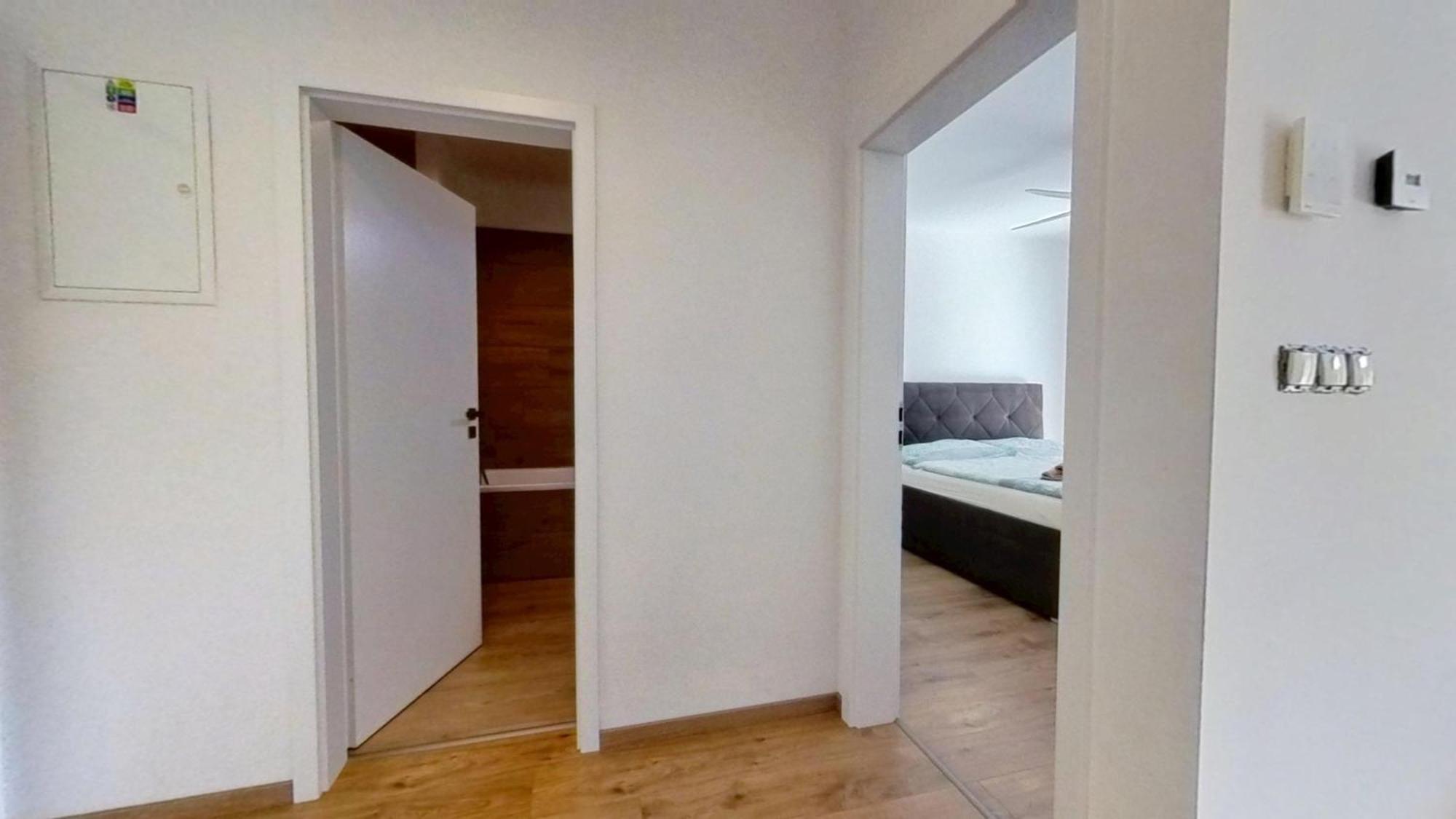 Air-Conditioned 2 Room Apartment, With Terrace, Rovinka 203 Экстерьер фото