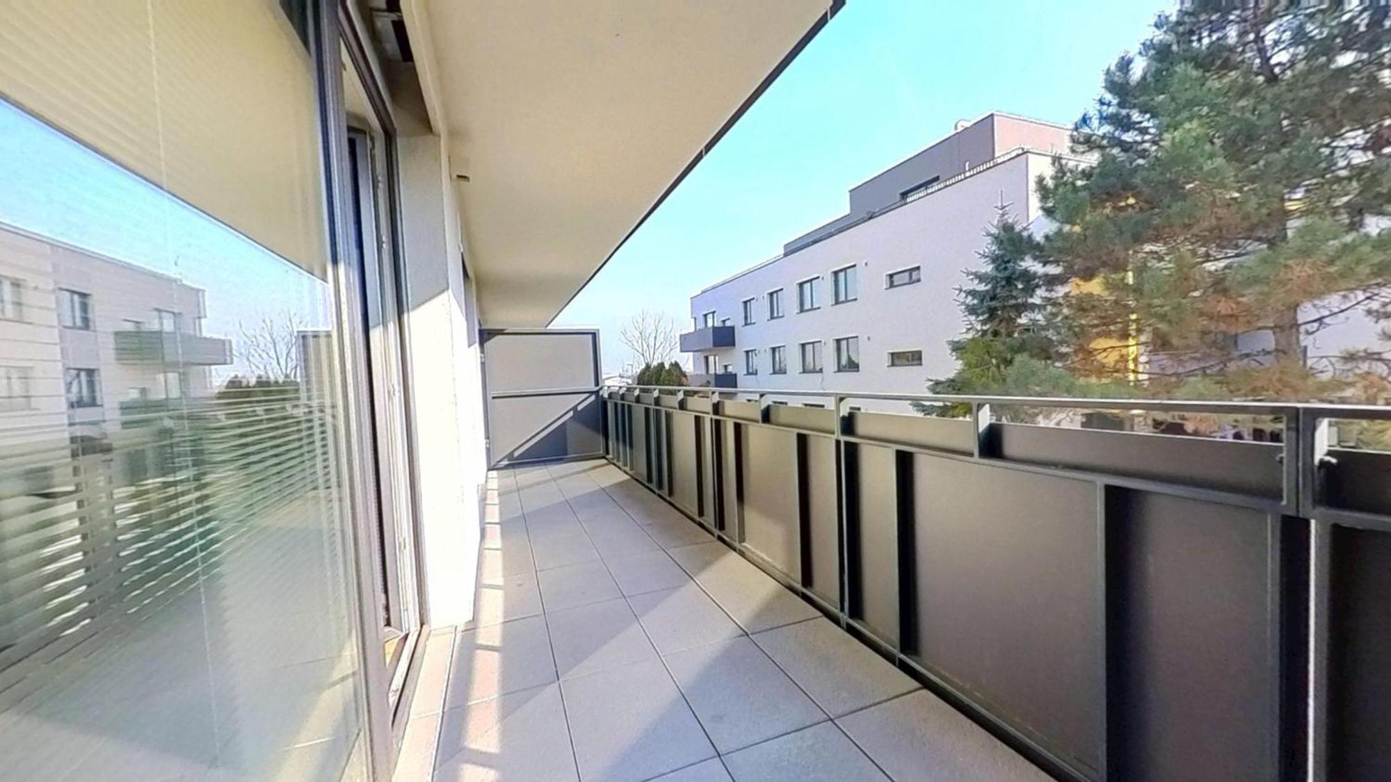 Air-Conditioned 2 Room Apartment, With Terrace, Rovinka 203 Экстерьер фото